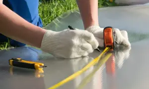 Jak zbudować ściankę z poliwęglanu? Poradnik DIY bez błędów