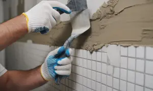 Jak usunąć tynk mozaikowy? Poradnik krok po kroku i cenne wskazówki