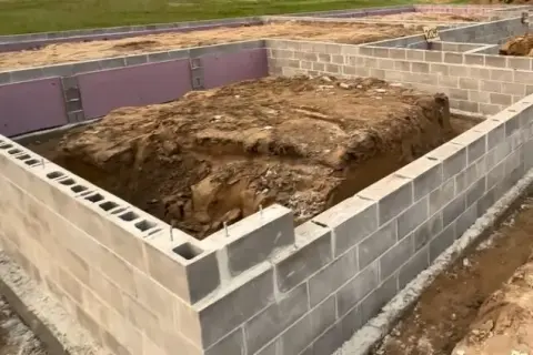Wybór betonu na fundamenty: B20 czy B25? Uniknij błędów!